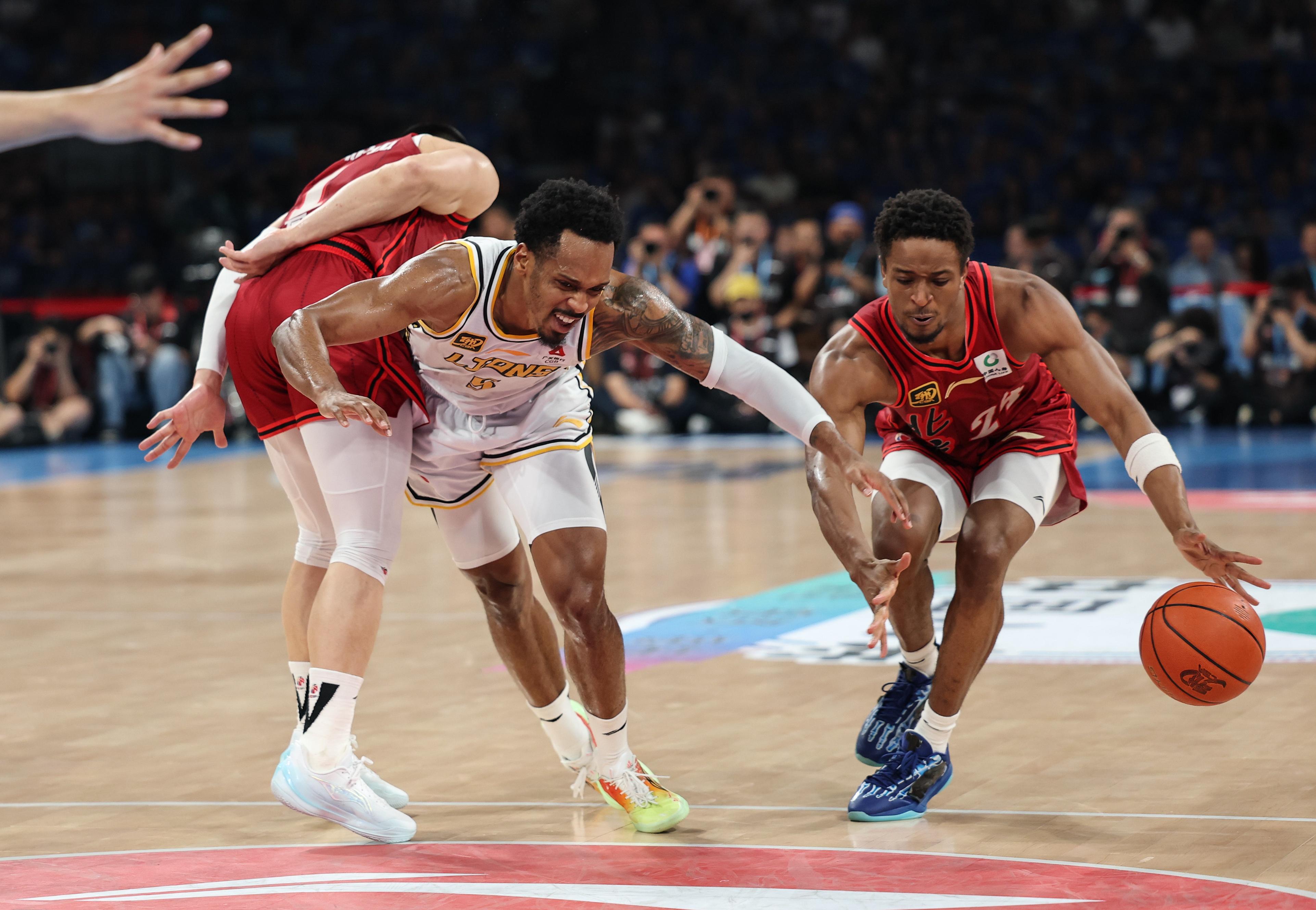 赛前突围战来临，波特兰开拓者围绕CBA季后赛刷新队史纪录，悬念犹存，临场指挥获称赞(开拓者季前赛赛程表)