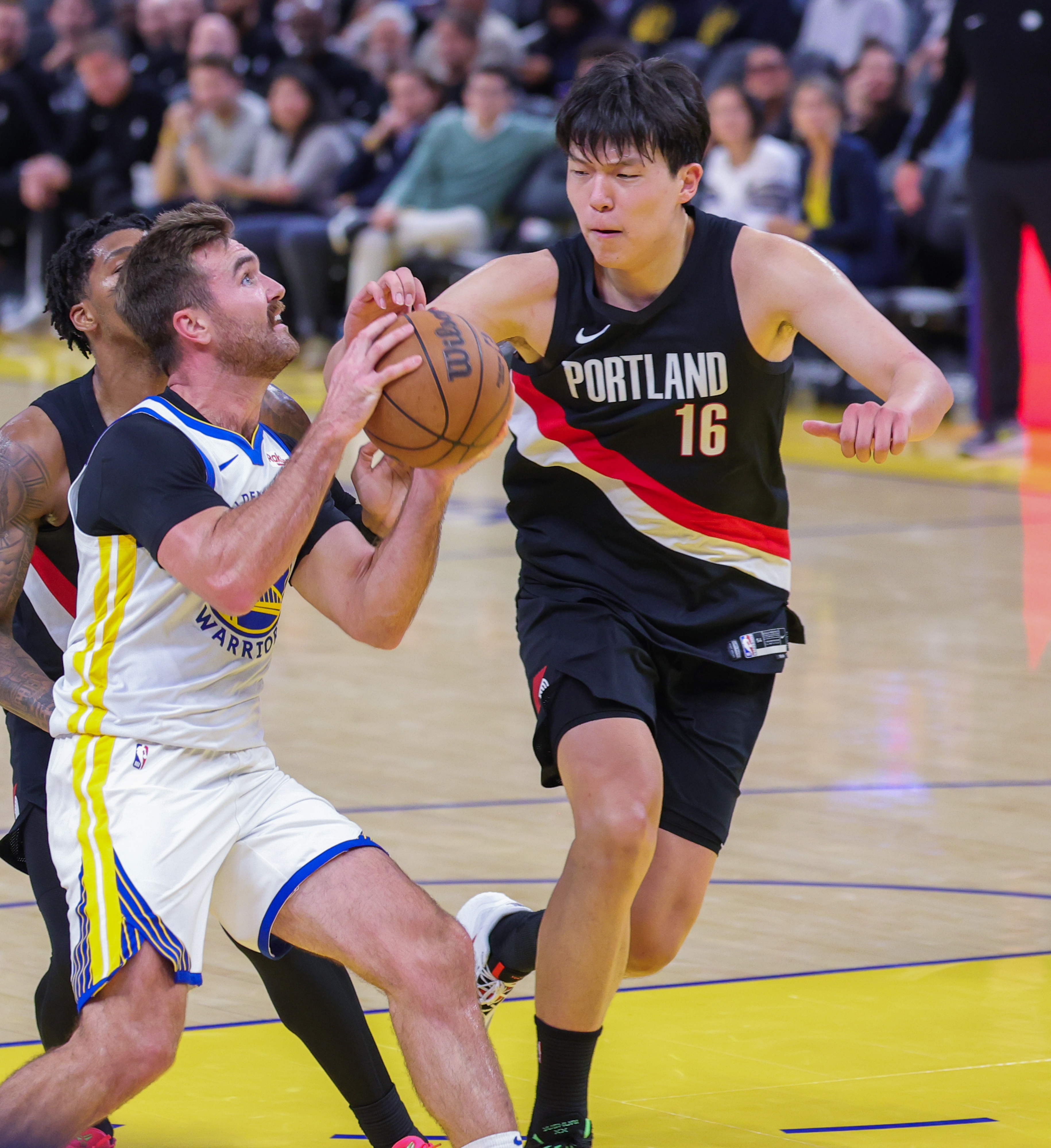 关键时刻NBA总决赛传出新动向；金州勇士再遭质疑；管理层表态——信心回归；年轻球员得到机会的简单介绍-开云官网